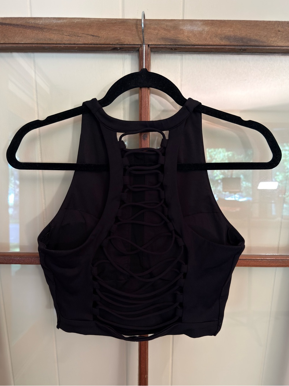 Alo Yoga Black High Neck Lace-Up Back Sports Bra Athleisure Crop Top Size Medium - Picture 4 of 9